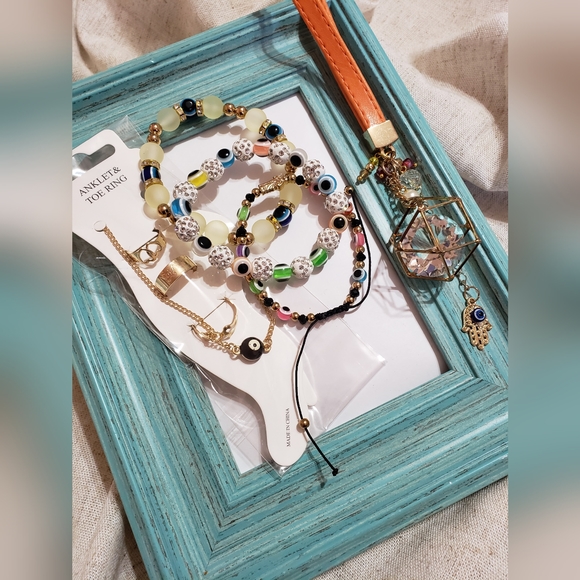 Evil Eye Bracelets, Keychain, Ankle And Toe Rings Bundle 5 Pieces - Picture 3 of 3